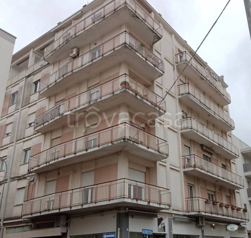 appartamento in vendita ad Acquaviva delle Fonti