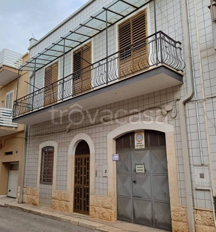 casa indipendente in vendita ad Acquaviva delle Fonti
