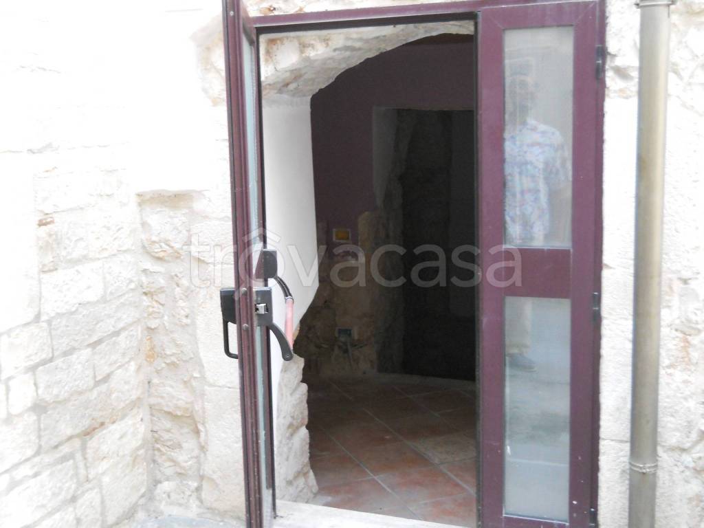 locale commerciale in vendita ad Acquaviva delle Fonti