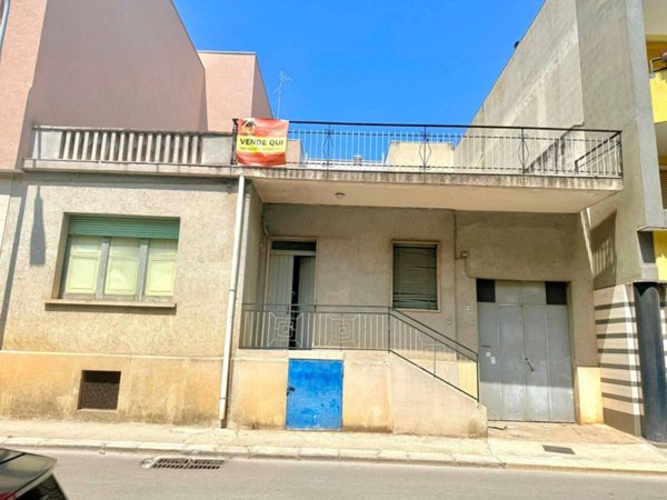 casa indipendente in vendita ad Acquaviva delle Fonti