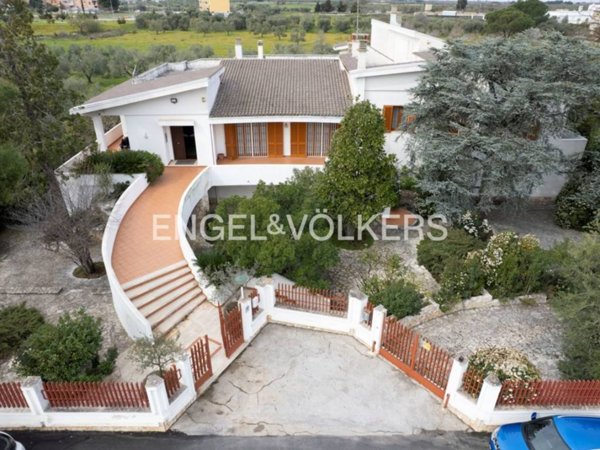 casa indipendente in vendita ad Acquaviva delle Fonti