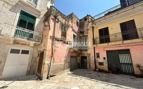 casa indipendente in vendita ad Acquaviva delle Fonti
