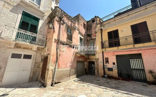 casa indipendente in vendita ad Acquaviva delle Fonti