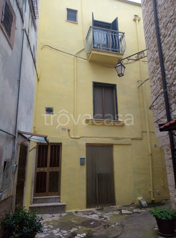 casa indipendente in vendita ad Acquaviva delle Fonti