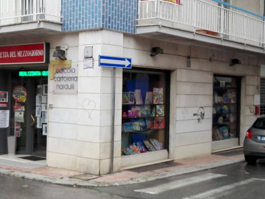 negozio in vendita ad Acquaviva delle Fonti