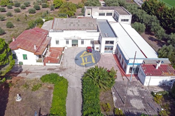 negozio in vendita ad Acquaviva delle Fonti