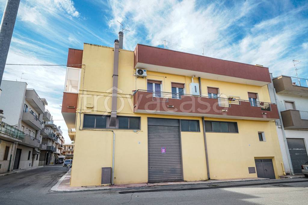 casa indipendente in vendita ad Acquaviva delle Fonti