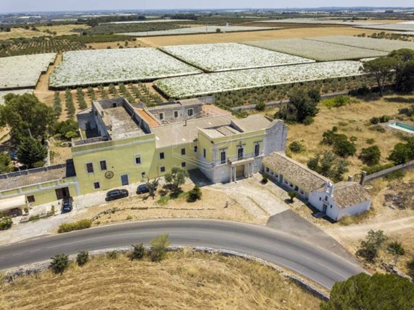 negozio in vendita ad Acquaviva delle Fonti