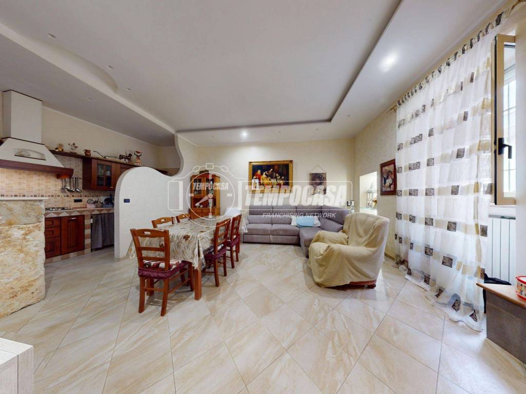 casa indipendente in vendita ad Acquaviva delle Fonti