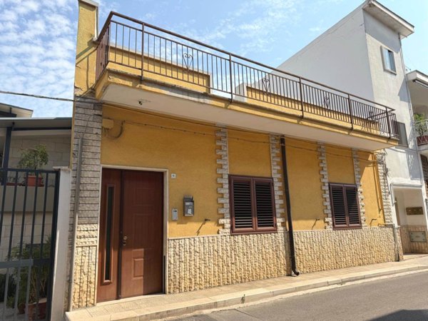 casa indipendente in vendita ad Acquaviva delle Fonti