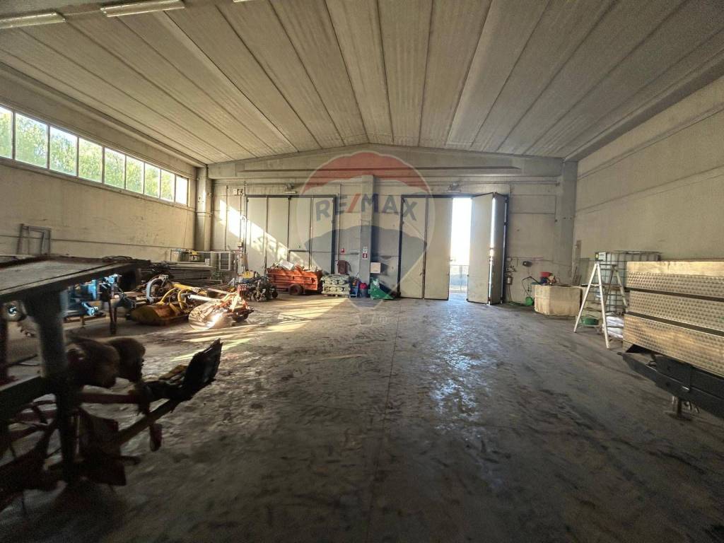 locale commerciale in vendita ad Acquaviva delle Fonti