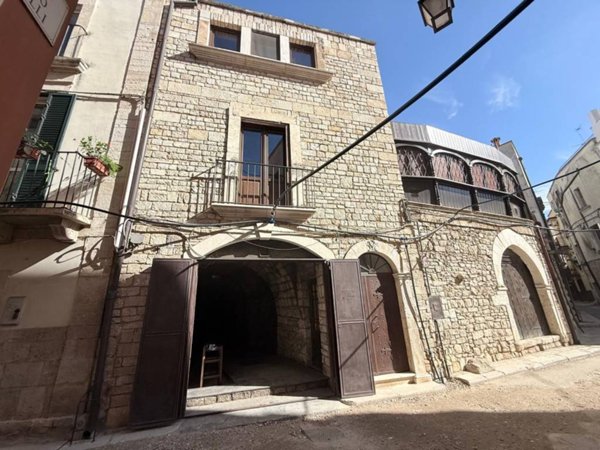 negozio in vendita ad Acquaviva delle Fonti