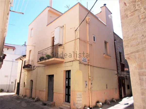 casa indipendente in vendita ad Acquaviva delle Fonti