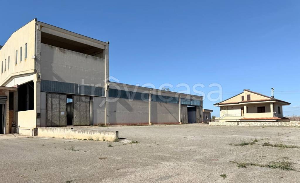 locale commerciale in vendita ad Acquaviva delle Fonti