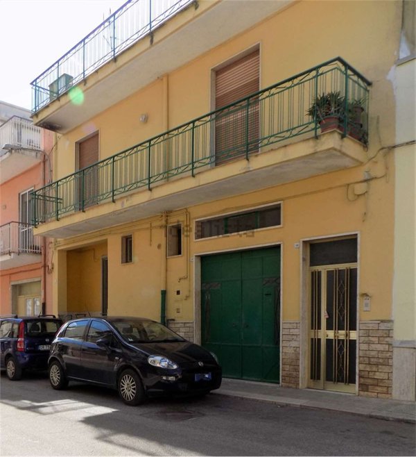 appartamento in vendita ad Acquaviva delle Fonti