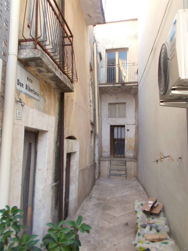 casa indipendente in vendita ad Acquaviva delle Fonti