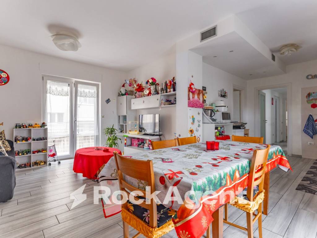 appartamento in vendita ad Acquaviva delle Fonti