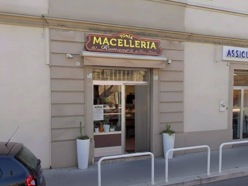 negozio in vendita ad Acquaviva delle Fonti