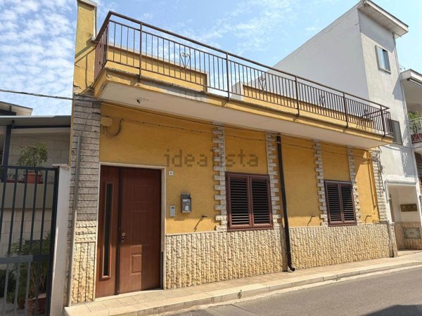 appartamento in vendita ad Acquaviva delle Fonti