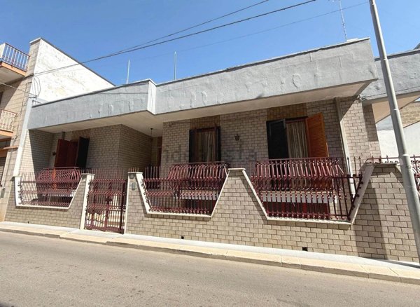 appartamento in vendita ad Acquaviva delle Fonti