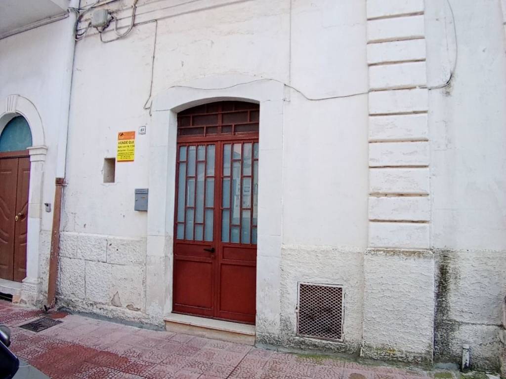 intera palazzina in vendita ad Acquaviva delle Fonti