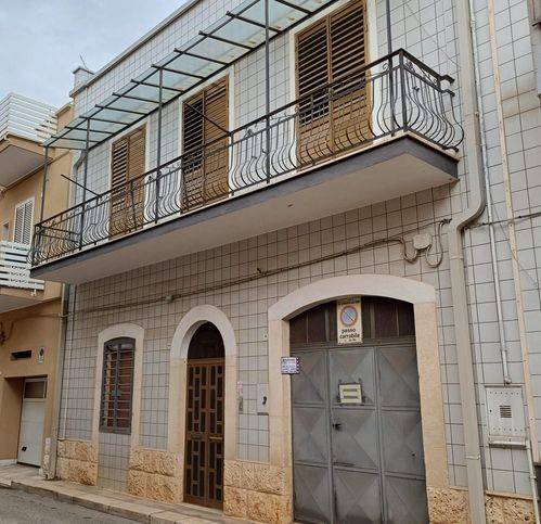 casa indipendente in vendita ad Acquaviva delle Fonti