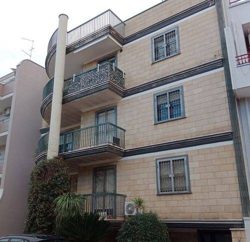 appartamento in vendita ad Acquaviva delle Fonti