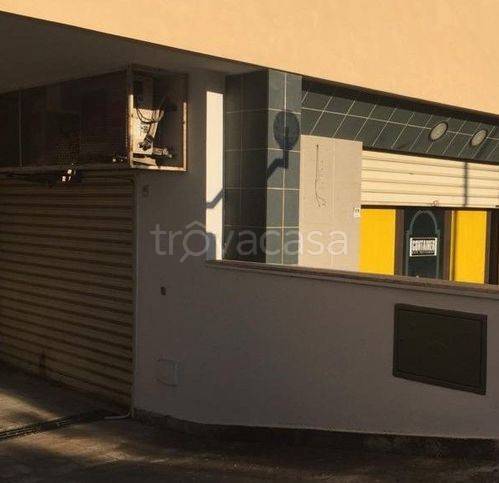 negozio in vendita ad Acquaviva delle Fonti