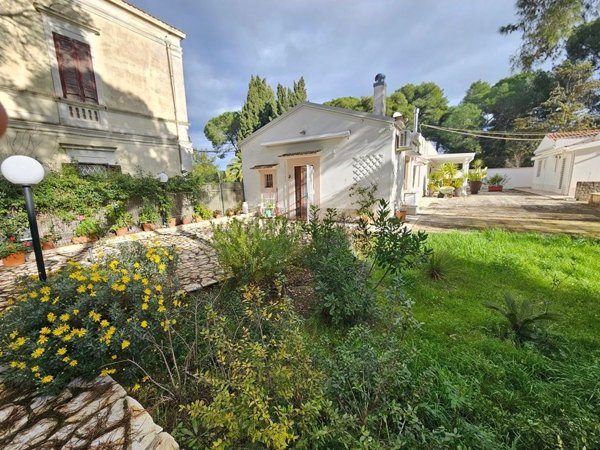 casa indipendente in vendita ad Acquaviva delle Fonti