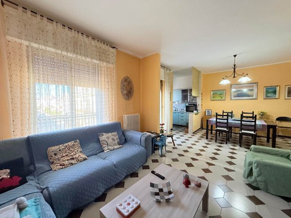 appartamento in vendita ad Acquaviva delle Fonti