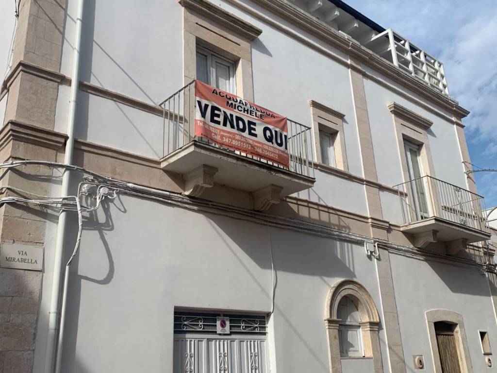 intera palazzina in vendita ad Acquaviva delle Fonti