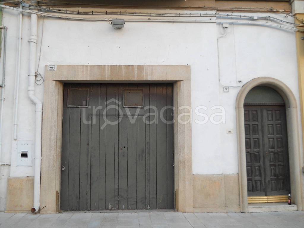 casa indipendente in vendita ad Acquaviva delle Fonti