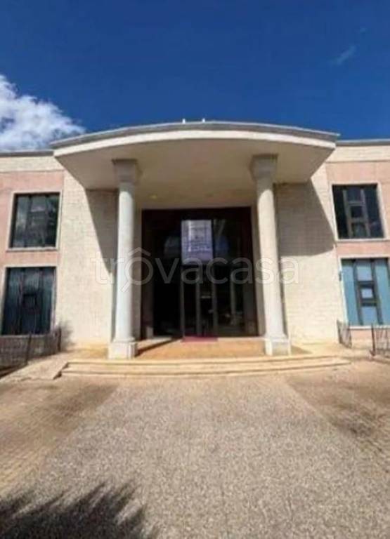 locale commerciale in vendita ad Acquaviva delle Fonti