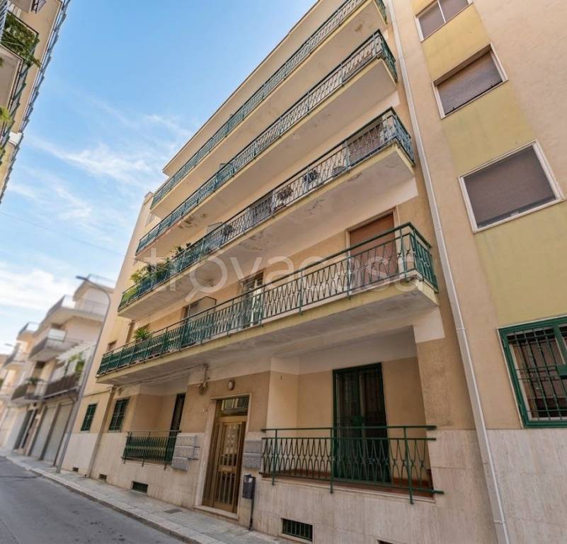 appartamento in vendita ad Acquaviva delle Fonti