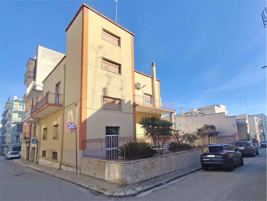 intera palazzina in vendita ad Acquaviva delle Fonti