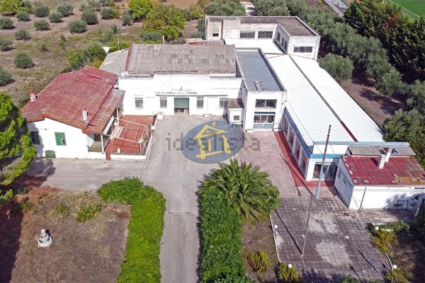 capannone in vendita ad Acquaviva delle Fonti
