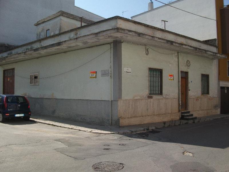 intera palazzina in vendita ad Acquaviva delle Fonti