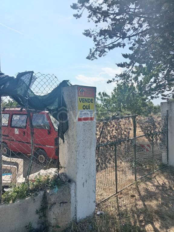 casa indipendente in vendita ad Acquaviva delle Fonti in zona Salentino