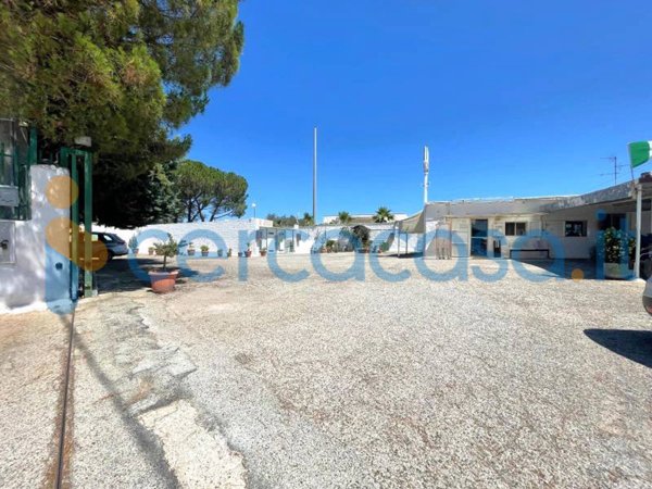 locale commerciale in vendita ad Acquaviva delle Fonti in zona Salentino