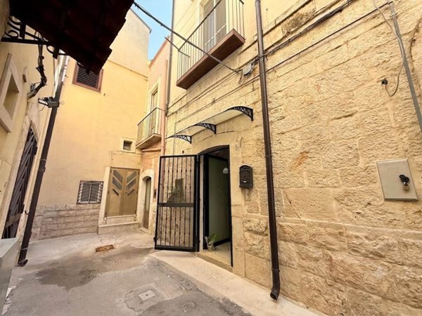 casa indipendente in vendita ad Acquaviva delle Fonti
