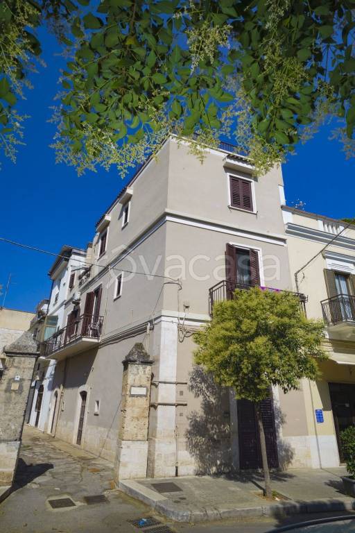 casa semindipendente in vendita ad Acquaviva delle Fonti