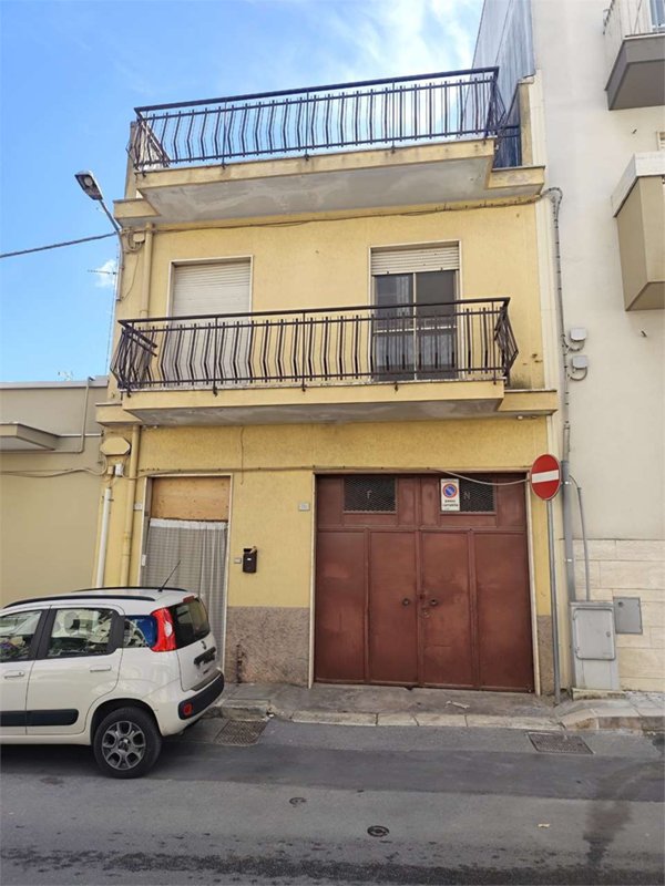 casa indipendente in vendita ad Acquaviva delle Fonti