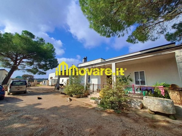 casa indipendente in vendita ad Acquaviva delle Fonti in zona Salentino