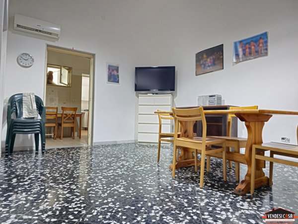 locale commerciale in vendita ad Adelfia in zona Canneto