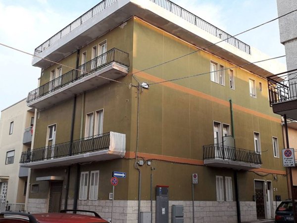 intera palazzina in vendita ad Adelfia