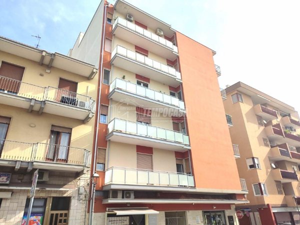 appartamento in vendita ad Adelfia in zona Canneto