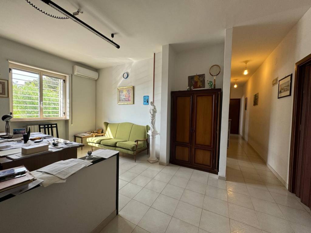 appartamento in vendita ad Adelfia in zona Canneto