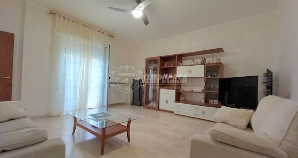 appartamento in vendita ad Adelfia in zona Canneto