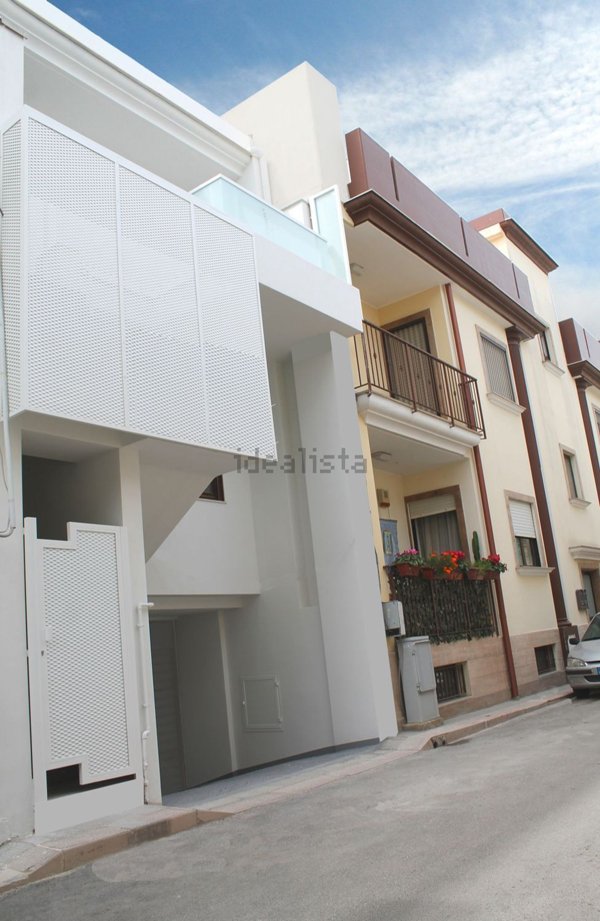 appartamento in vendita ad Adelfia