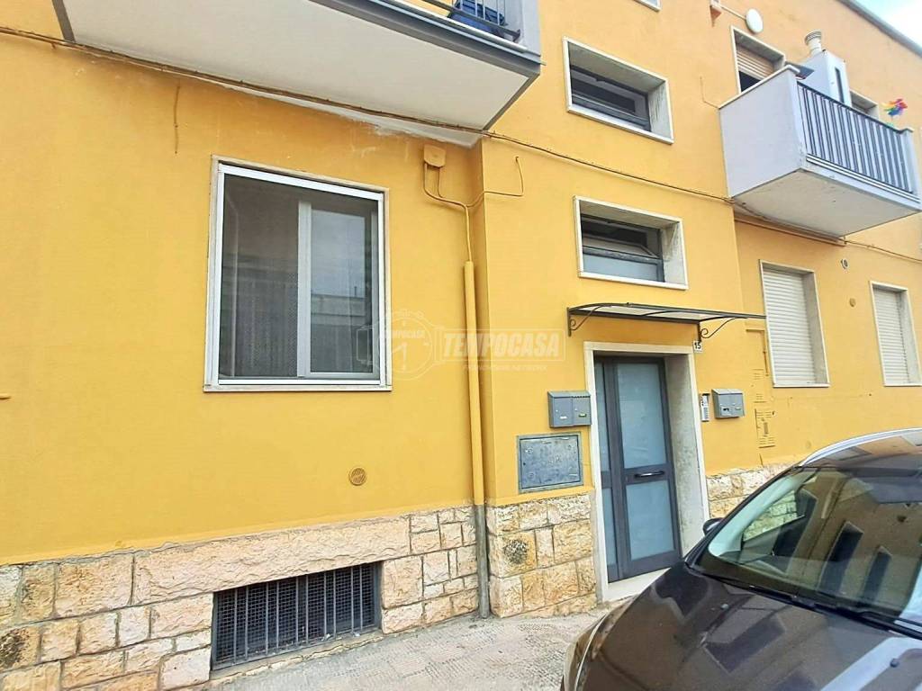 appartamento in vendita ad Adelfia in zona Canneto